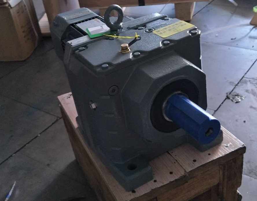 洗車機(jī)減速機(jī),R47減速機(jī),齒輪減速電機(jī),齒輪減速機(jī)