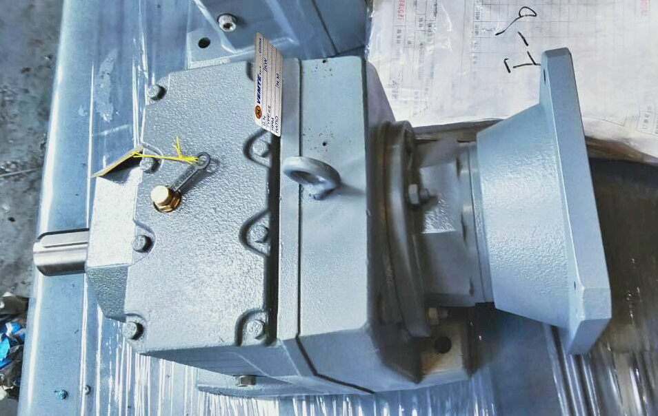 破碎機(jī)減速機(jī)，大扭矩減速機(jī),齒輪減速電機(jī)