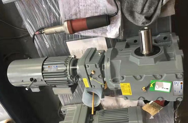 電動(dòng)平車減速機(jī)選型手冊資料樣本下載,電動(dòng)平車減速機(jī),減速機(jī)樣本